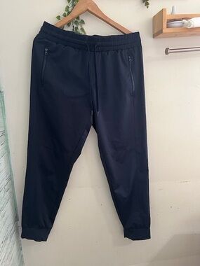 Women's Black Zip-Pocket Jogger Pants